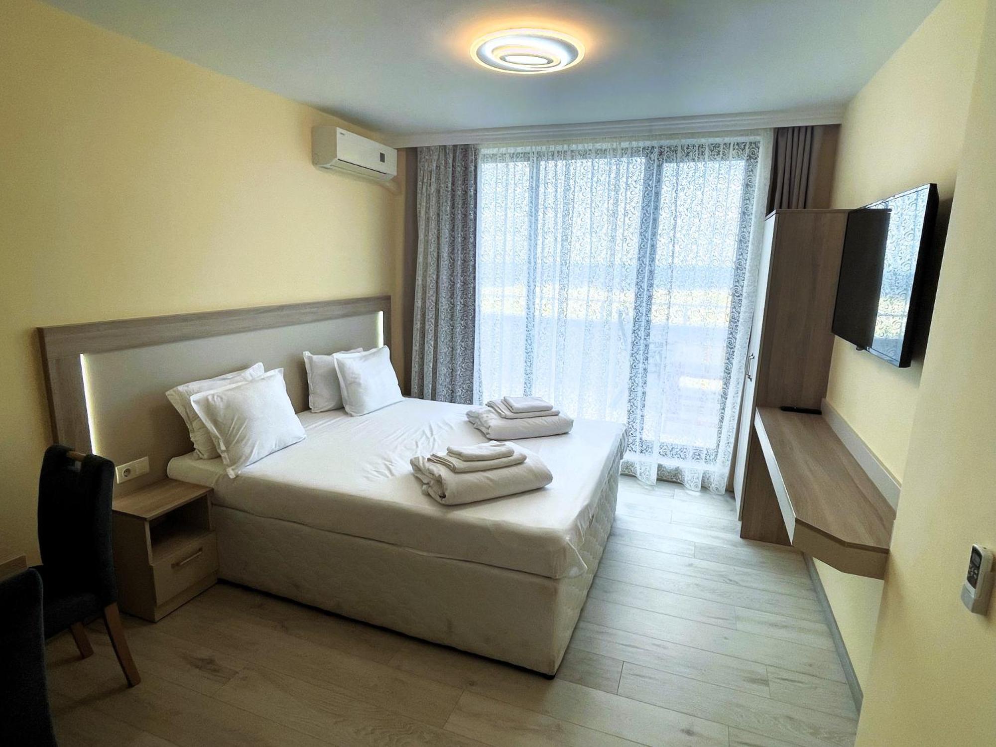 Apart-Hotel Panorama Sea Lux Приморско Екстериор снимка