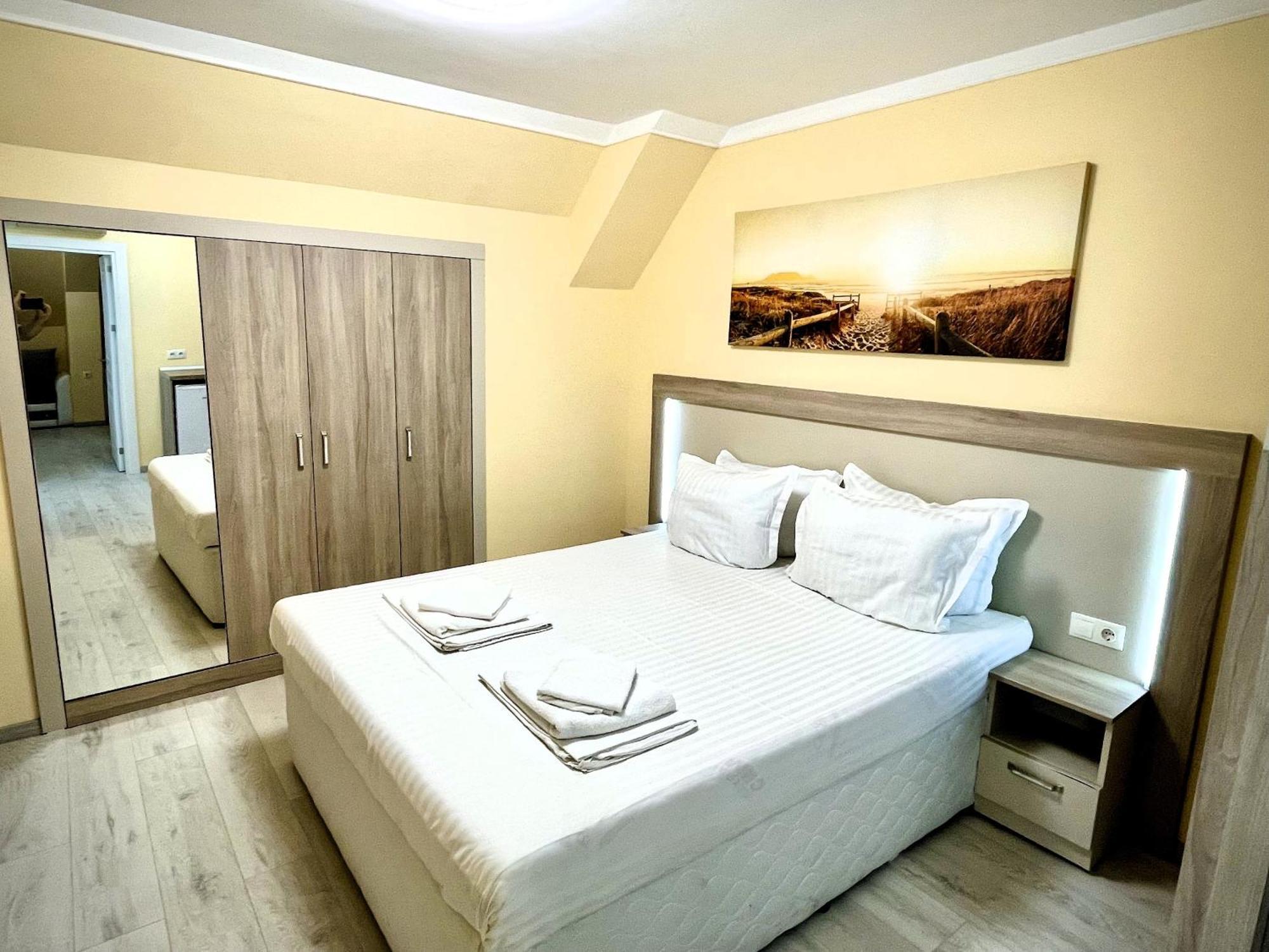 Apart-Hotel Panorama Sea Lux Приморско Екстериор снимка