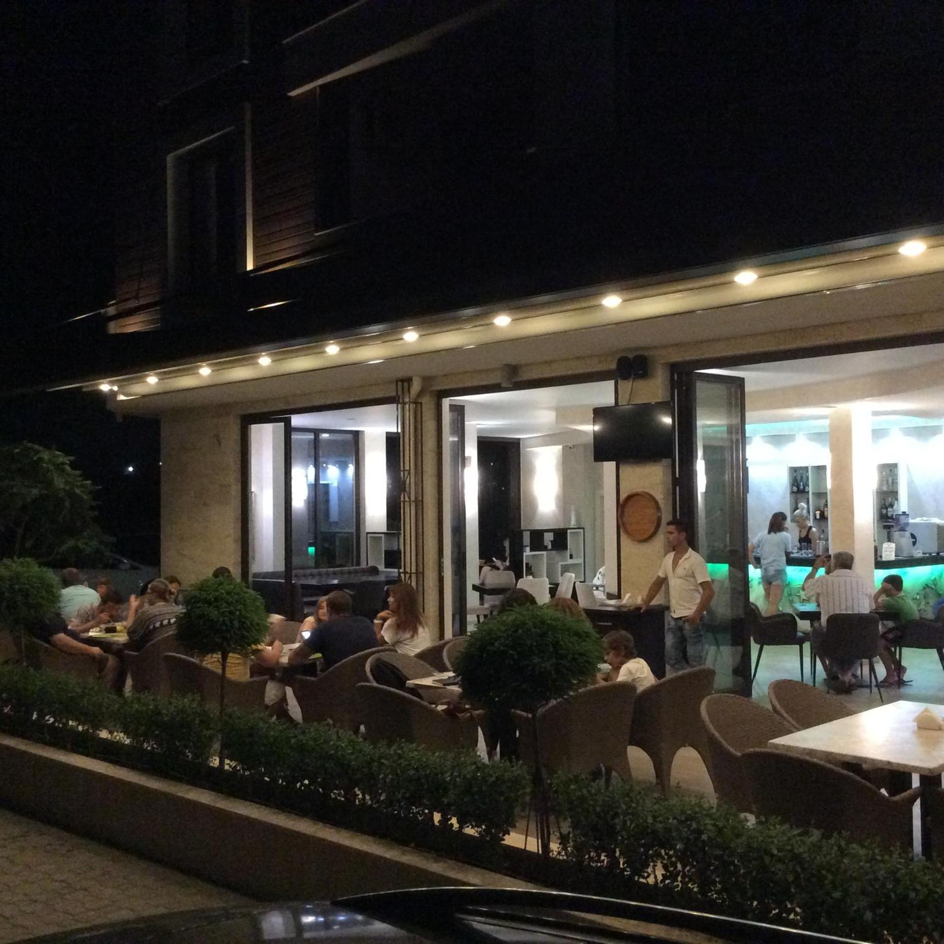 Apart-Hotel Panorama Sea Lux Приморско Екстериор снимка